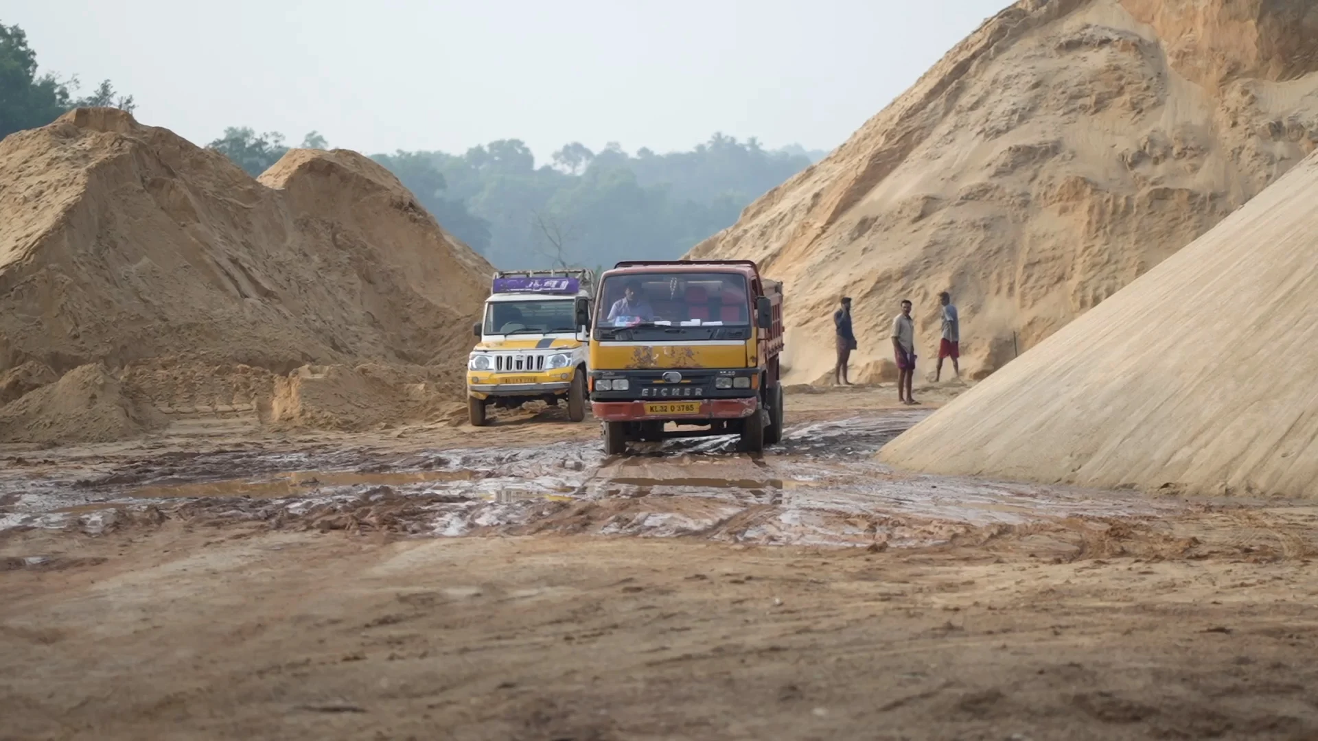 Sand quality lab testing before dispatch — Stonage dam-dredged river sand pH certification Trivandrum Kerala